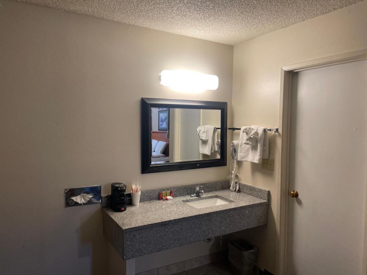 Skyway Inn - Seatac Dış mekan fotoğraf